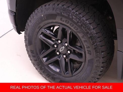 Used 2021 Chevrolet Silverado 1500 Custom Trail Boss AWD/4WD image 15
