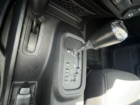 Used 2013 Jeep Wrangler Rubicon w/ Dual Top Group AWD/4WD image 22