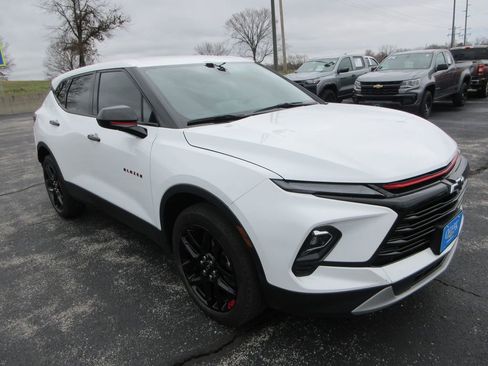 Used 2023 Chevrolet Blazer LT image 7