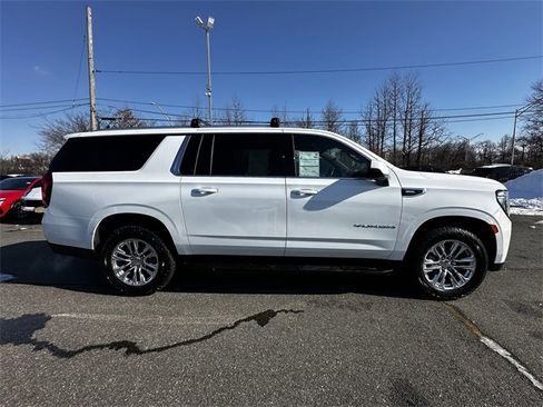 Used 2023 GMC Yukon XL SLE image 4