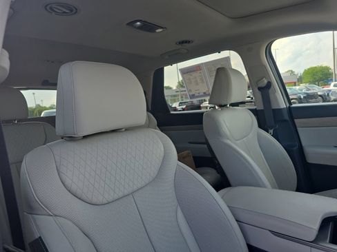 Used 2022 Hyundai Palisade SEL w/ Premium Package FWD image 11