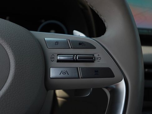 Used 2025 Hyundai Palisade Limited FWD image 12