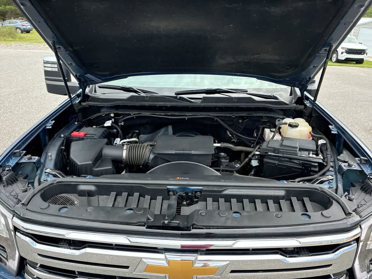 Used 2024 Chevrolet Silverado 2500 LTZ w/ LTZ Plus Package AWD/4WD image 30