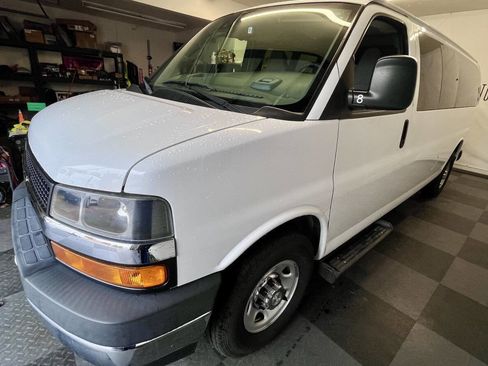 Used 2019 Chevrolet Express 3500 LT w/ LT Preferred Equipment Group image 7