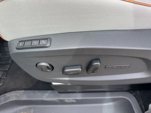 New 2025 Volkswagen ID. Buzz 1st Edition image 29