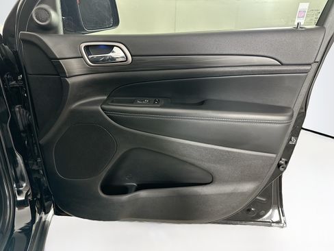 Used 2021 Jeep Grand Cherokee Freedom Edition RWD image 31