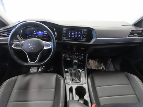 Used 2024 Volkswagen Jetta SE FWD image 14