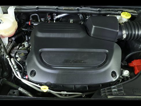 Used 2022 Chrysler Pacifica Limited image 23