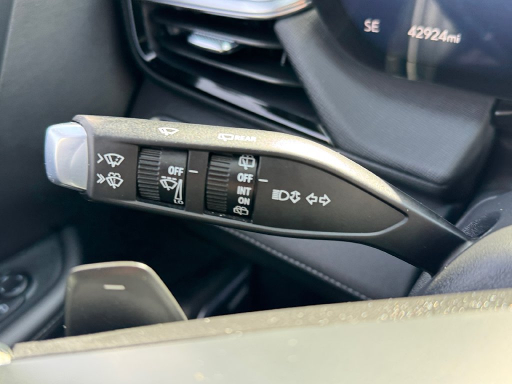 Used 2025 Buick Enclave Preferred AWD/4WD image 33