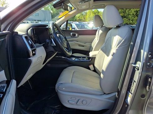 Certified 2023 Kia Sorento SX Prestige w/ Panoramic Sunroof Package AWD/4WD image 14