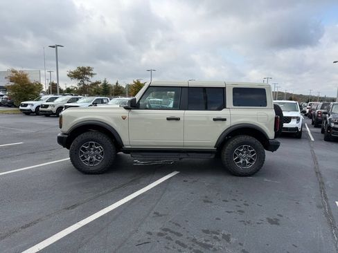 New 2025 Ford Bronco Badlands AWD/4WD image 4