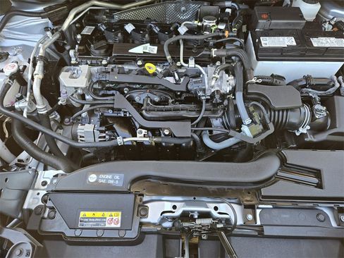 Used 2024 Toyota Corolla Cross XLE image 31