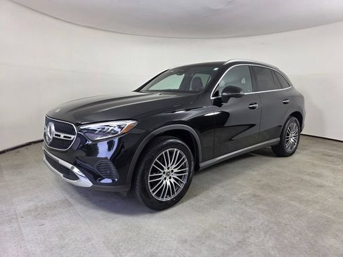 Certified 2025 Mercedes-Benz GLC 300 image 8