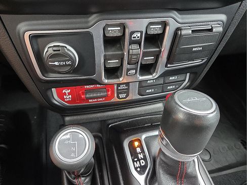 Used 2020 Jeep Gladiator Rubicon image 19