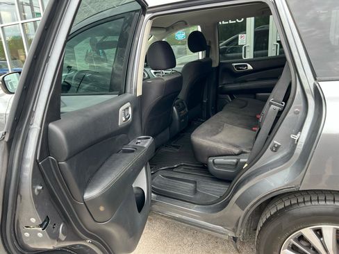 Used 2020 Nissan Pathfinder SV image 14