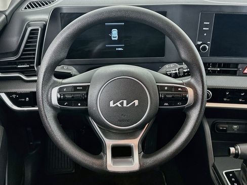 Used 2025 Kia Sportage LX FWD image 18