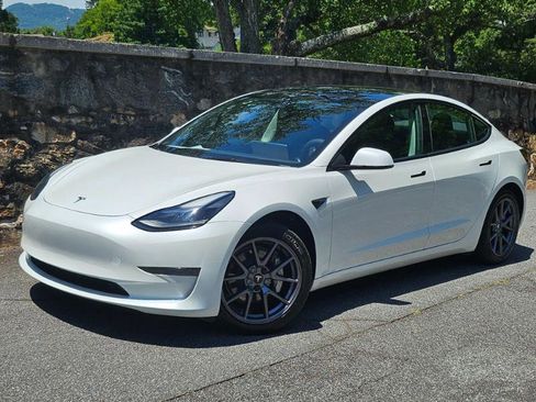 Used 2023 Tesla Model 3 Standard Range RWD image 2