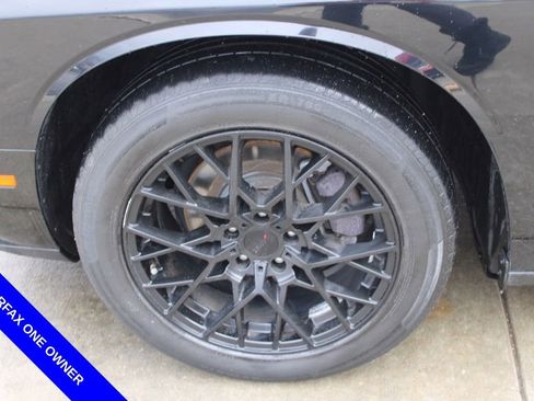 Used 2019 Dodge Challenger SXT image 11