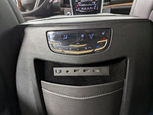 Used 2017 Cadillac Escalade Premium Luxury image 29