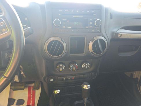 Used 2016 Jeep Wrangler Sport w/ Connectivity Group AWD/4WD image 5