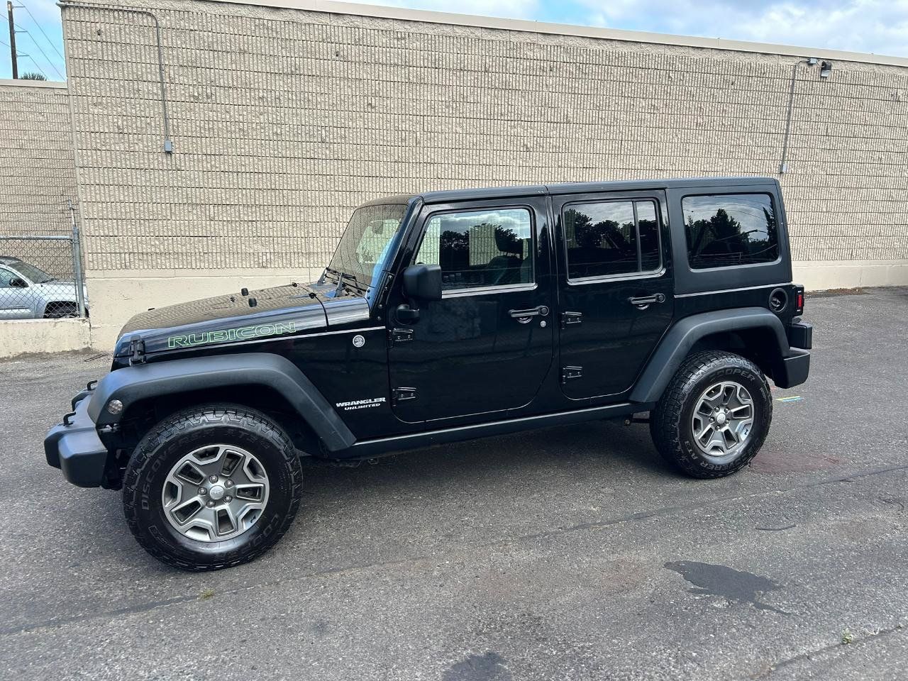 Used 2014 Jeep Wrangler Unlimited Rubicon w/ Connectivity Group AWD/4WD image 8