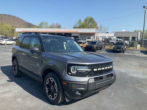 New 2026 Ford Bronco Sport Outer Banks w/ Outer Banks Tech Package+ AWD/4WD image 3
