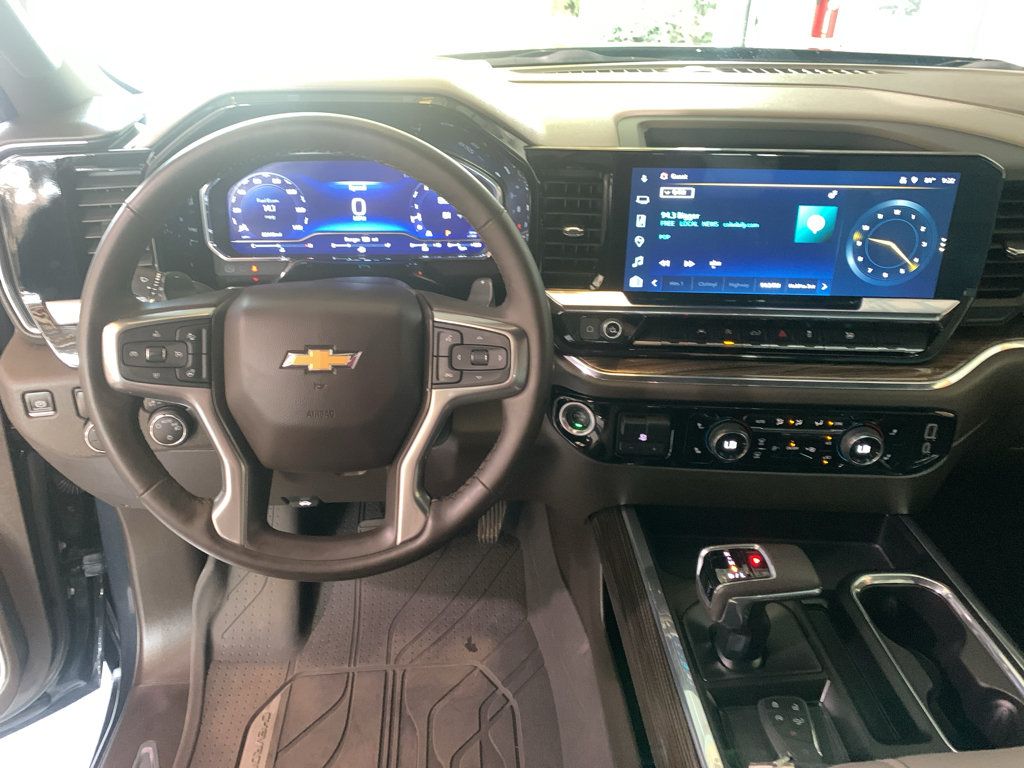 Used 2024 Chevrolet Silverado 1500 LT w/ Convenience Package II RWD image 16