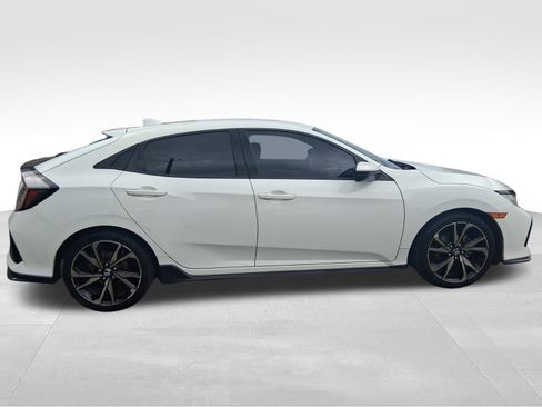 Used 2018 Honda Civic Sport image 4