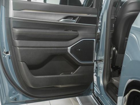 New 2026 Jeep Grand Wagoneer L 4WD image 42