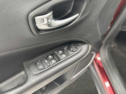 Used 2021 Jeep Compass Latitude FWD image 20