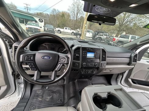 Used 2019 Ford F550 4x4 Crew Cab Super Duty image 18