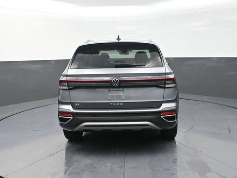 Used 2026 Volkswagen Taos SE FWD image 7
