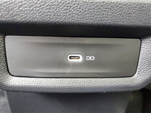 New 2025 Volkswagen Taos SEL image 13