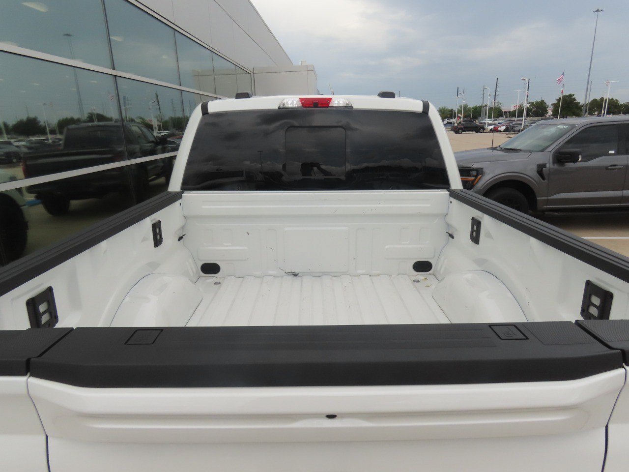 Used 2025 Ford F150 Platinum w/ FX4 Off-Road Package AWD/4WD image 14