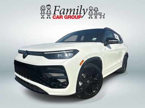 New 2026 Volkswagen Tiguan SE R-Line image 1