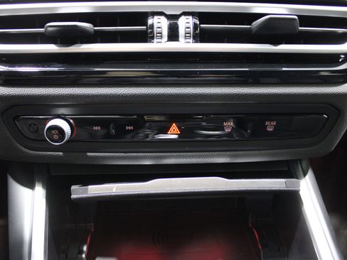 Used 2023 BMW 330i Sedan w/ M Sport Package image 22