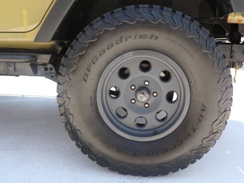 Used 2013 Jeep Wrangler Unlimited Rubicon AWD/4WD image 4