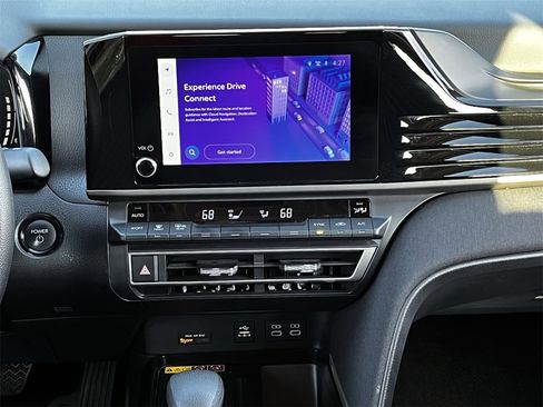 Used 2025 Toyota Camry LE image 15