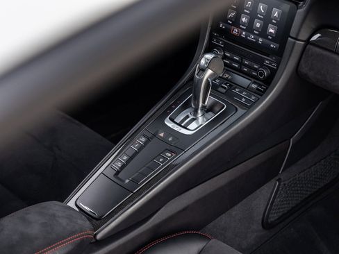 Certified 2018 Porsche 911 GT3 image 38