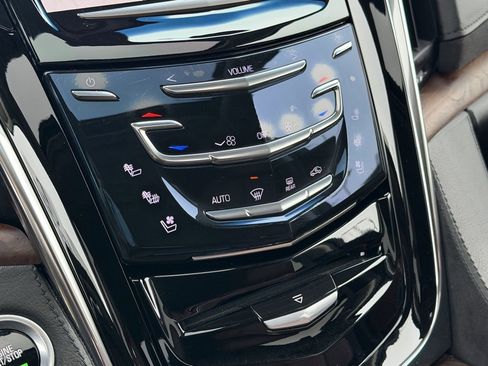 Used 2015 Cadillac Escalade Luxury image 20
