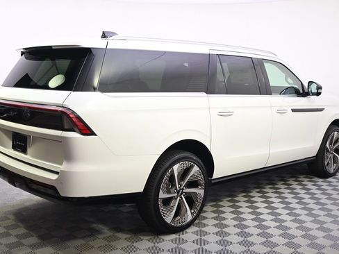 New 2026 Lincoln Navigator L Black Label AWD/4WD image 7