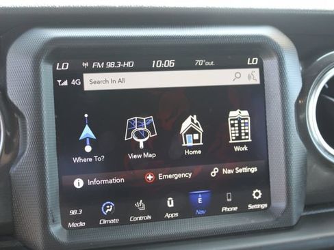 Used 2022 Jeep Wrangler Unlimited Sahara AWD/4WD image 29