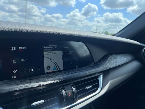 Used 2024 Alfa Romeo Stelvio Sprint image 21