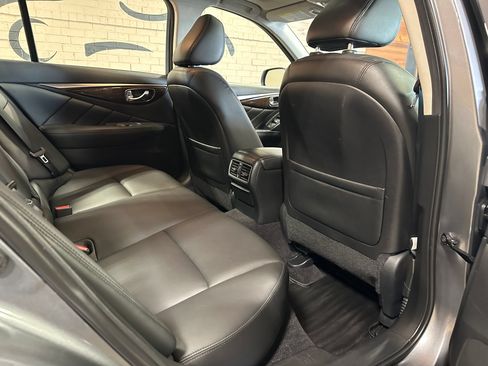Used 2018 INFINITI Q50 Luxe w/ Essential Package (3.0T Luxe) AWD/4WD image 14