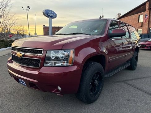 Used 2008 Chevrolet Suburban LT w/ LT Preferred Equipment Group image 8