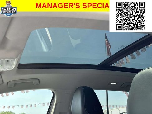 Used 2025 Volkswagen Tiguan SE w/ Panoramic Sunroof Package AWD/4WD image 19