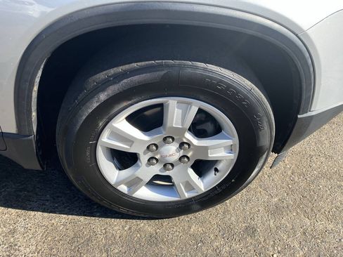 Used 2010 GMC Acadia SL FWD image 16