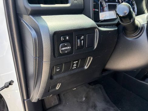 Used 2017 Toyota 4Runner TRD Pro AWD/4WD image 7