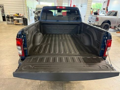Used 2024 RAM 2500 Big Horn w/ Night Edition AWD/4WD image 27