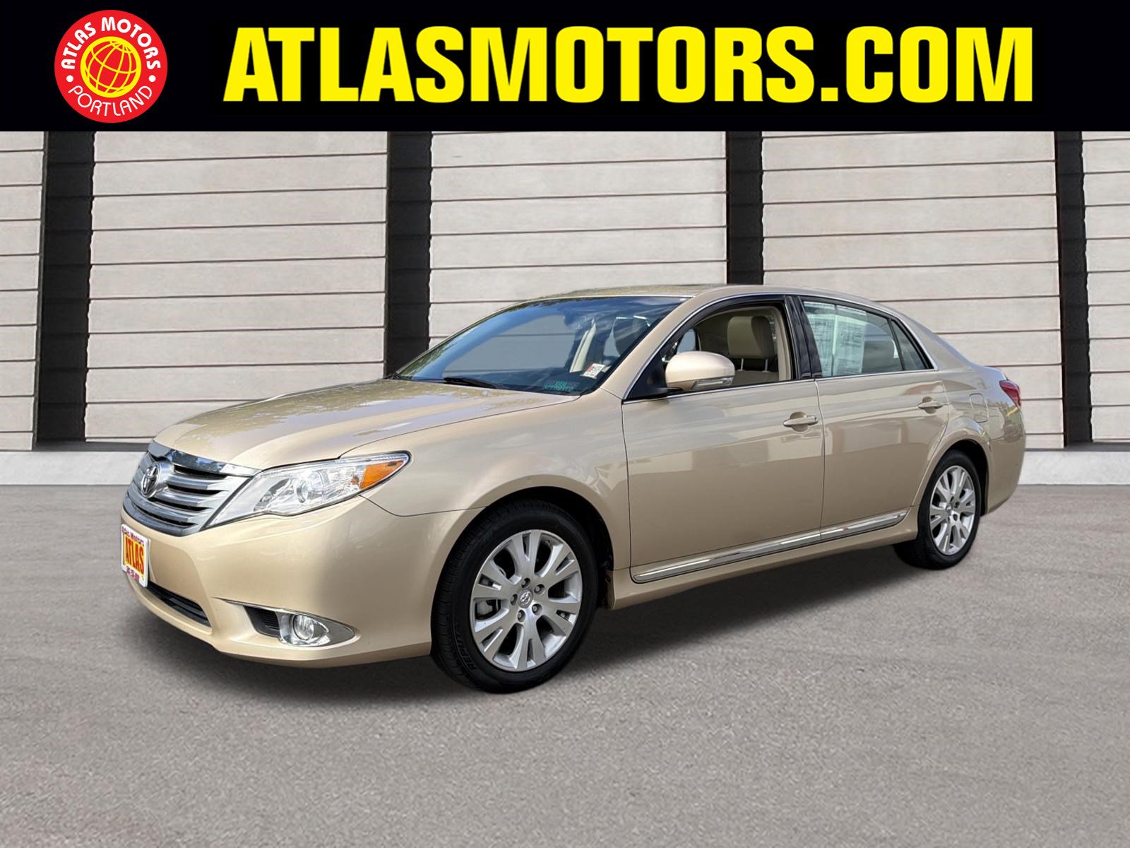 Used 2012 Toyota Avalon FWD image 1